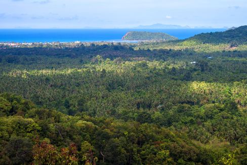 Panorama sur l'île de Koh Pha Ngan dans l'archipel de Koh Samui