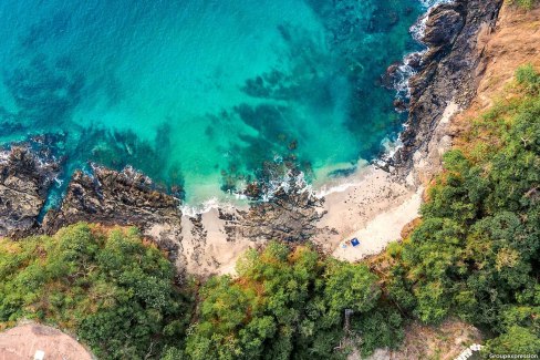 Vue aérienne du bord de mer dans la région de Nosara