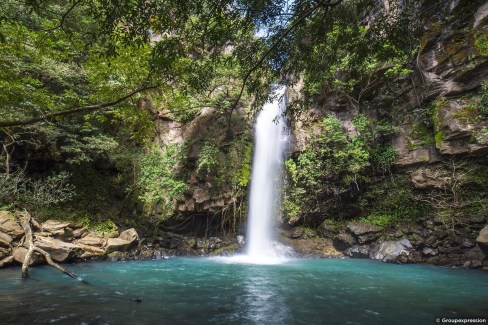 Cascade La Cangreja au Costa Rica