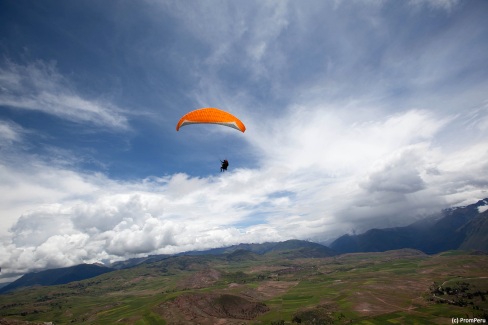 Parapente dans la Vallée Sacrée