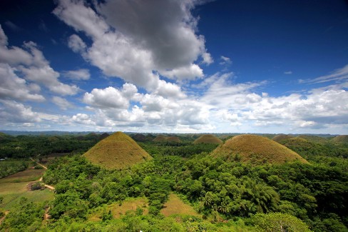 Les collines de chocolat sur l'ile de Bohol dans l'archipel des Visayas