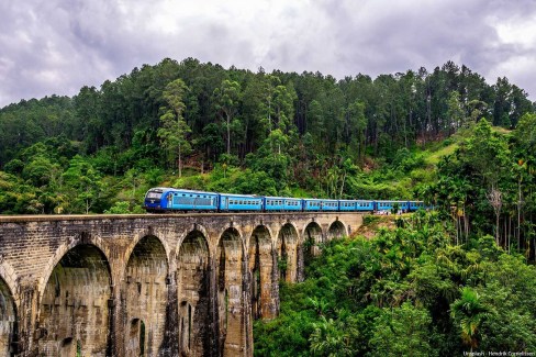 Hendrik-Cornelissen-unsplash-Train-sur-le-9-arches-bridge-pres-dElla-web