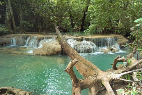 Piscine naturelle du parc Erawan