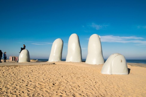 Punta-Del-Este-no-credit